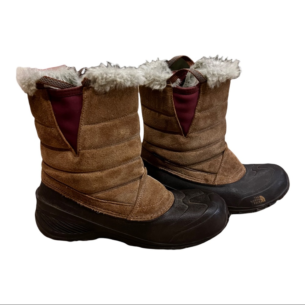 North face Woman's size 7 snow boots WATERPROOF